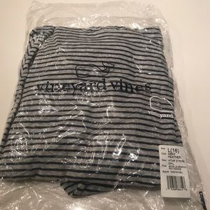 Vineyard Vines pullover hoodie